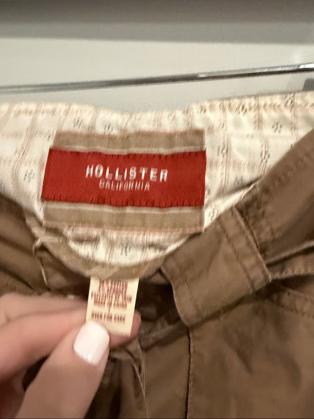 Hollister Women’s Cargo Utility Pants in Brown - Picture 2 of 5
